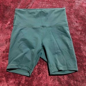 Lululemon high rise Biker Shorts - 6 inch